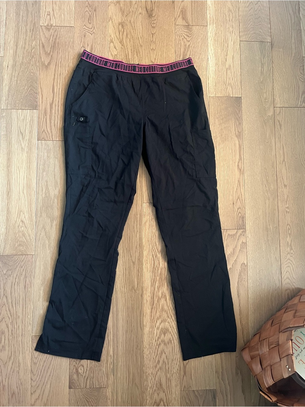 Med Couture Women’s Tall Large Black Scrub Pants with Pink Logo Waistband